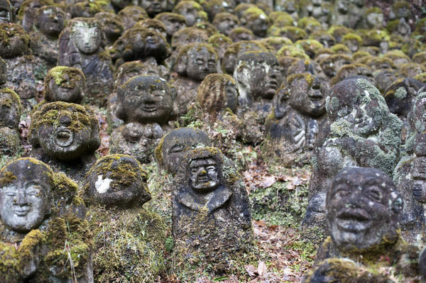 raya stone statue